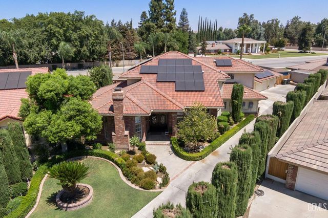 7704 Jill Jean Avenue, Bakersfield, CA 93308