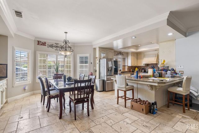 7704 Jill Jean Avenue, Bakersfield, CA 93308