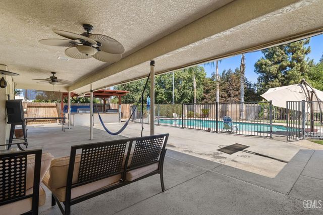 7704 Jill Jean Avenue, Bakersfield, CA 93308