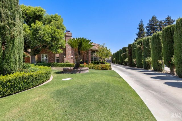 7704 Jill Jean Avenue, Bakersfield, CA 93308