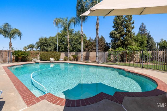 7704 Jill Jean Avenue, Bakersfield, CA 93308