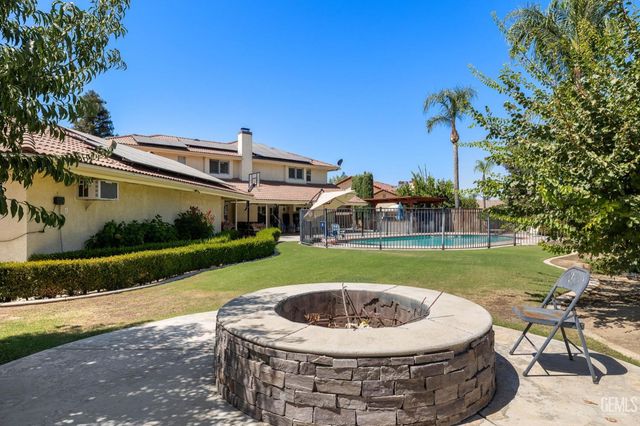 7704 Jill Jean Avenue, Bakersfield, CA 93308