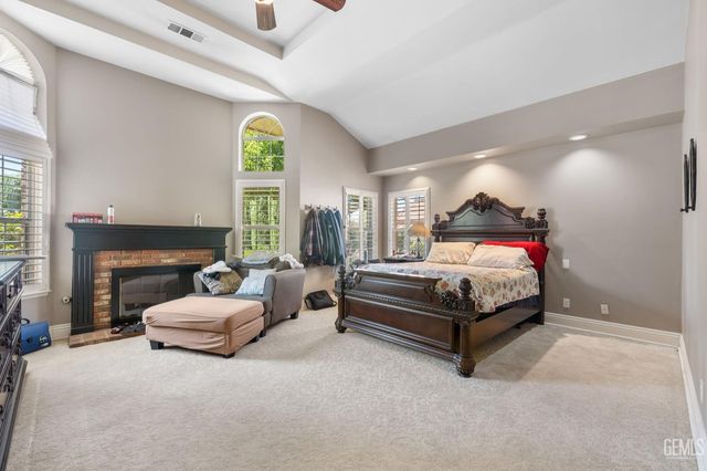 7704 Jill Jean Avenue, Bakersfield, CA 93308