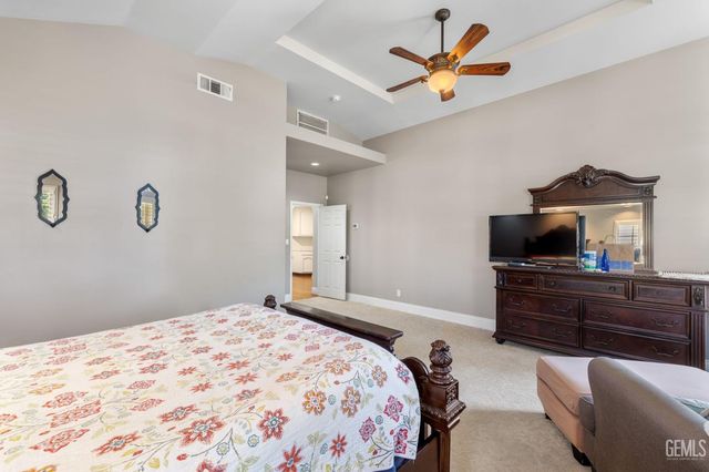 7704 Jill Jean Avenue, Bakersfield, CA 93308