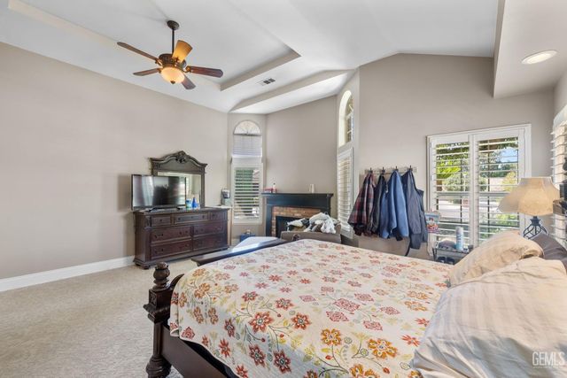 7704 Jill Jean Avenue, Bakersfield, CA 93308