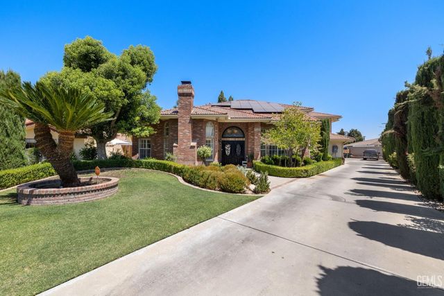 7704 Jill Jean Avenue, Bakersfield, CA 93308