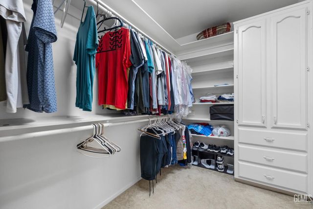 7704 Jill Jean Avenue, Bakersfield, CA 93308