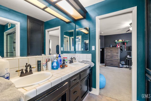 7704 Jill Jean Avenue, Bakersfield, CA 93308