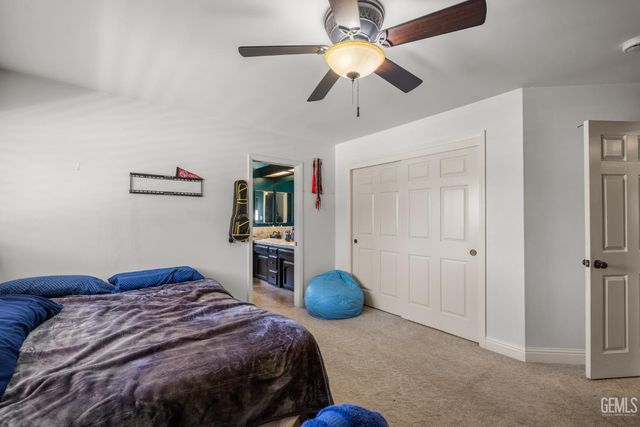 7704 Jill Jean Avenue, Bakersfield, CA 93308