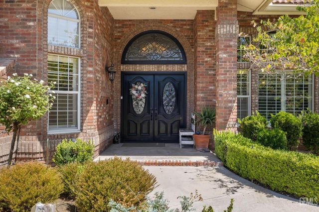 7704 Jill Jean Avenue, Bakersfield, CA 93308