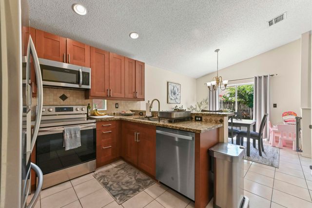 6578 Geneva Street, Lake Worth, FL 33467