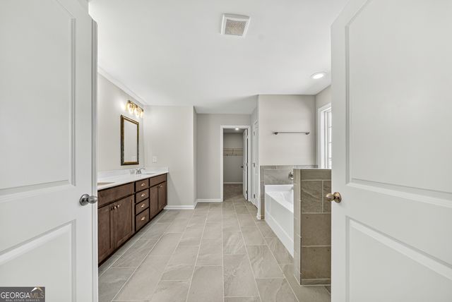 102 Beaver Creek Way 265, Lagrange, GA 30241