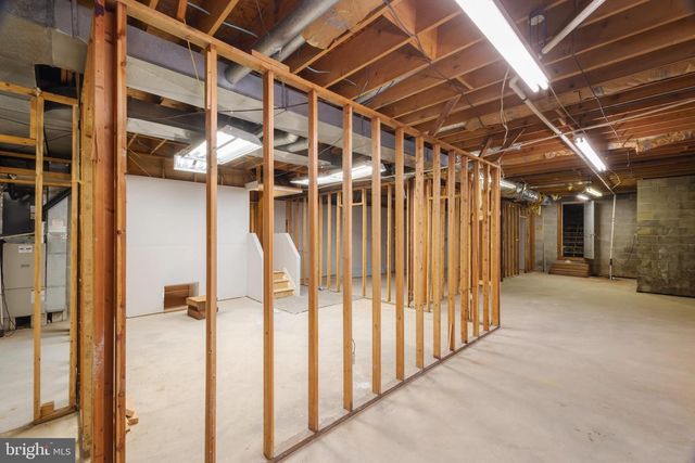 102 BURNT MILL, Voorhees, NJ 08043