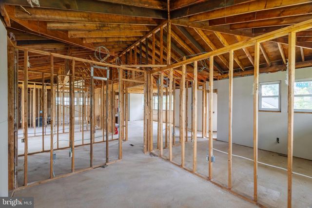 102 BURNT MILL, Voorhees, NJ 08043