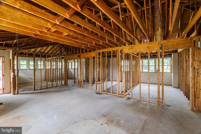 102 BURNT MILL, Voorhees, NJ 08043