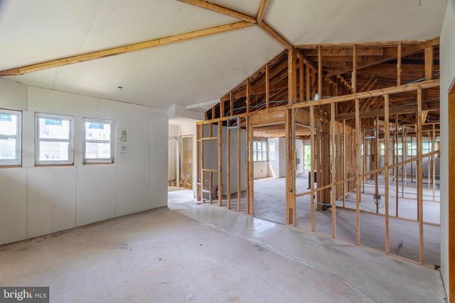 102 BURNT MILL, Voorhees, NJ 08043