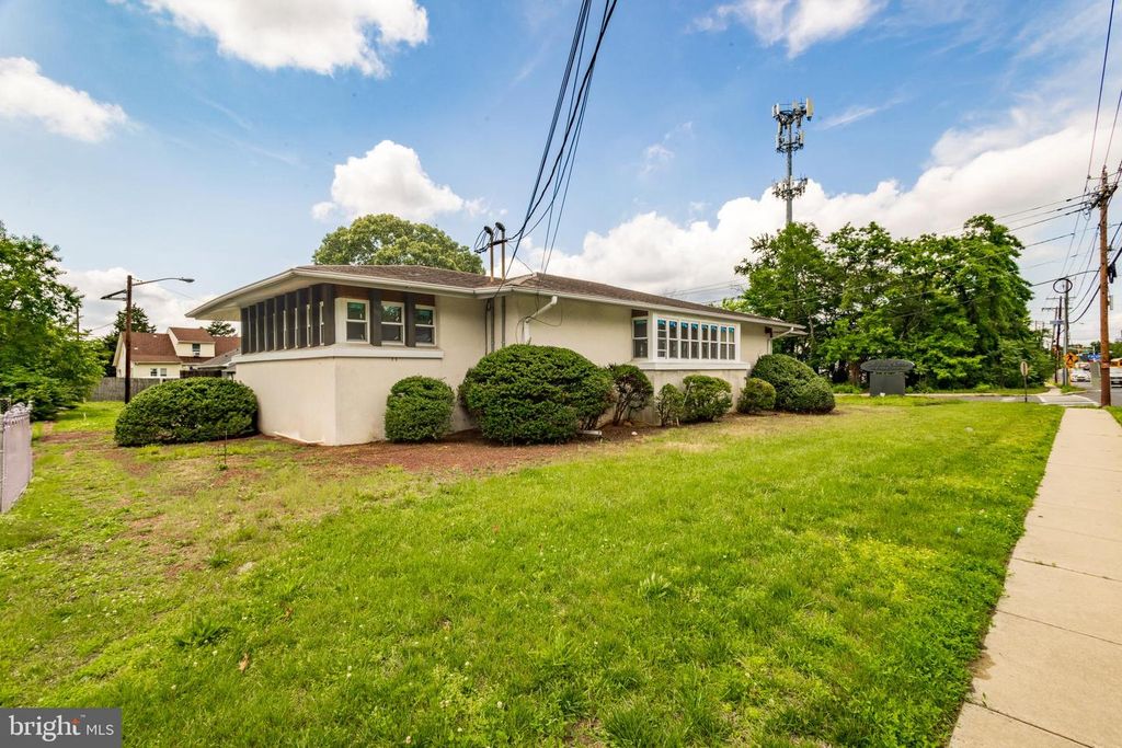 102 BURNT MILL, Voorhees, NJ 08043