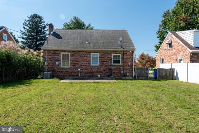 303 GREYSTONE RD, York, PA 17402