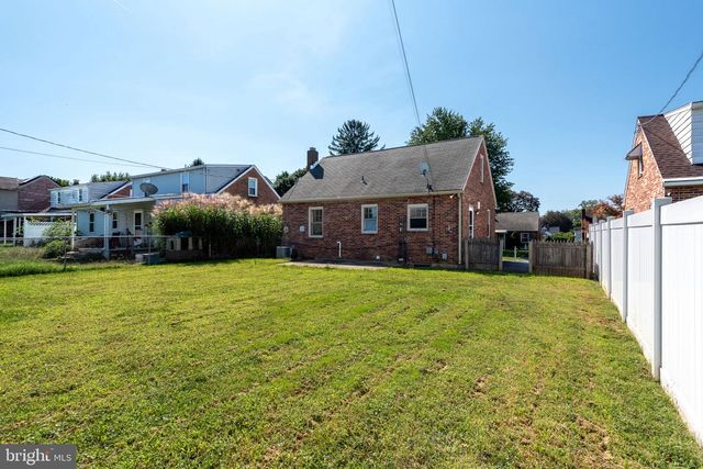 303 GREYSTONE RD, York, PA 17402