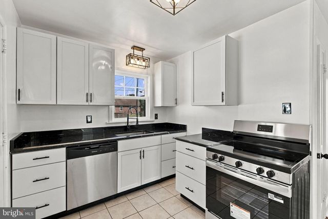 303 GREYSTONE RD, York, PA 17402
