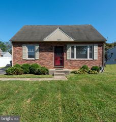 303 GREYSTONE RD, York, PA 17402
