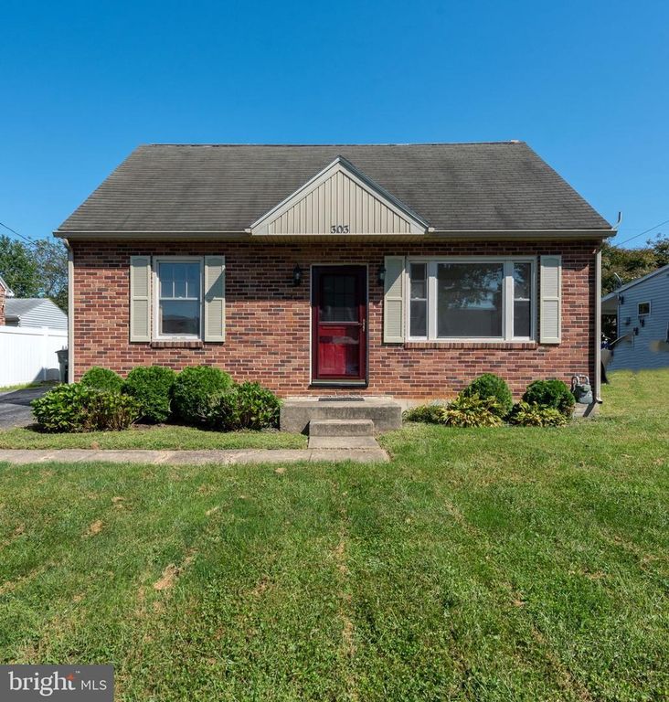 303 GREYSTONE RD, York, PA 17402