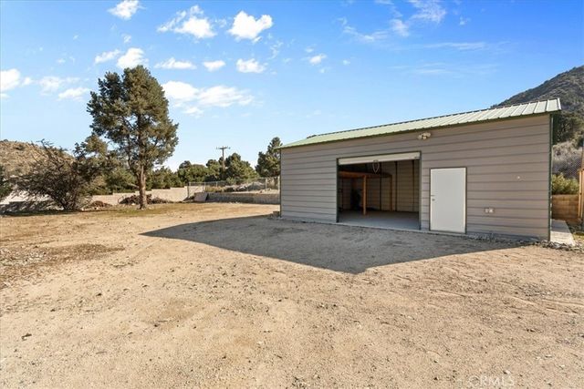 1679 Desert Front, Wrightwood, CA 92397