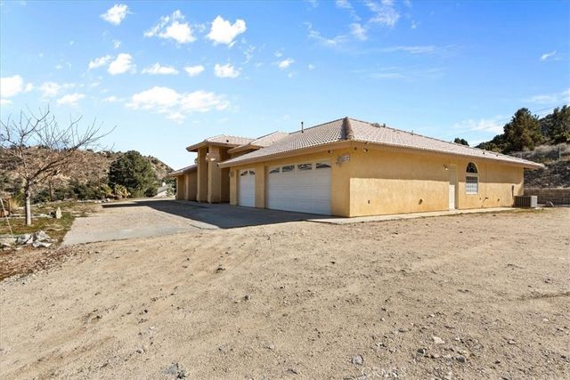 1679 Desert Front, Wrightwood, CA 92397