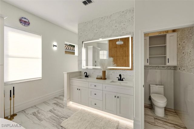 2257 Valencia Lakes CIR, Naples, FL 34120