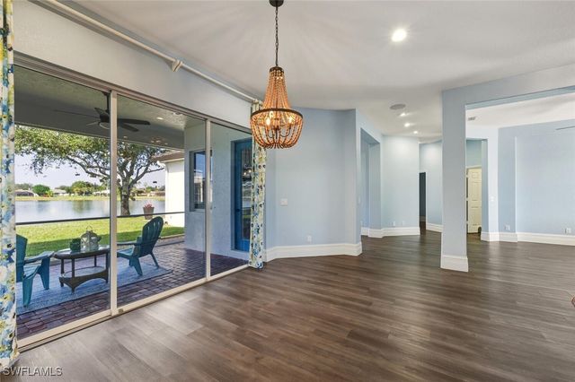 2257 Valencia Lakes CIR, Naples, FL 34120