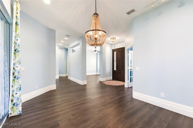 2257 Valencia Lakes CIR, Naples, FL 34120