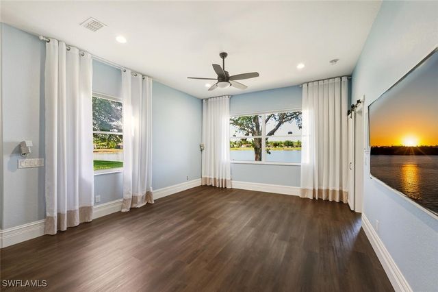 2257 Valencia Lakes CIR, Naples, FL 34120