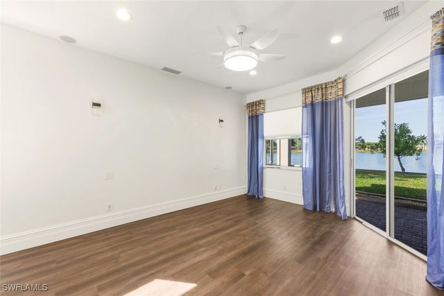 2257 Valencia Lakes CIR, Naples, FL 34120