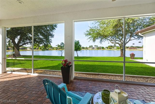 2257 Valencia Lakes CIR, Naples, FL 34120