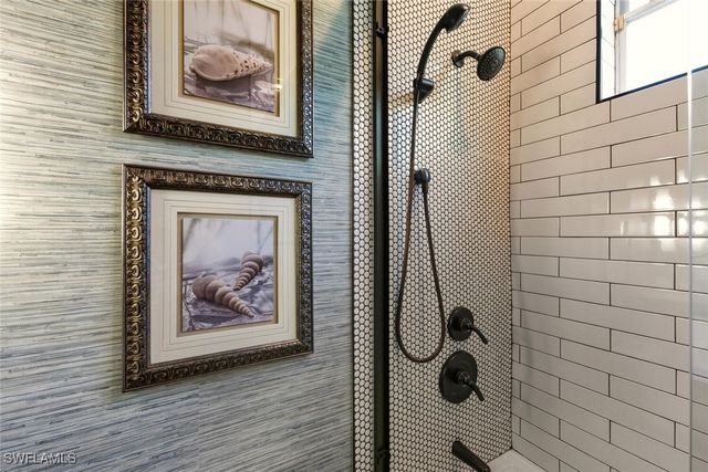 2257 Valencia Lakes CIR, Naples, FL 34120