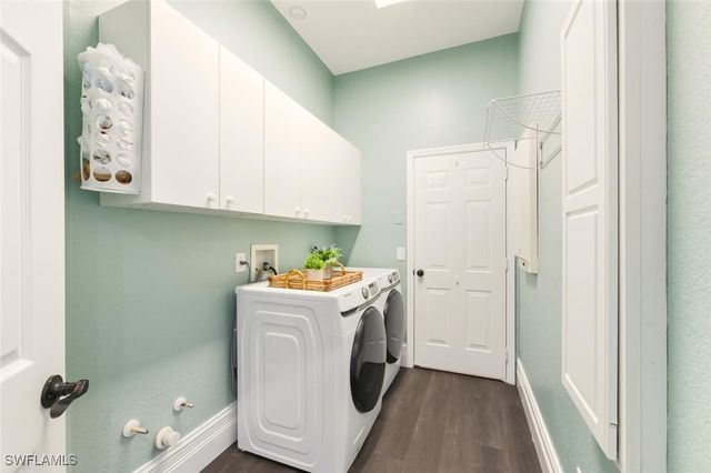 2257 Valencia Lakes CIR, Naples, FL 34120