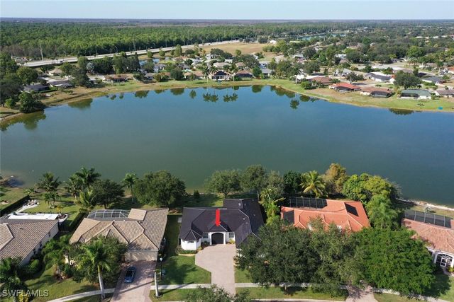 2257 Valencia Lakes CIR, Naples, FL 34120