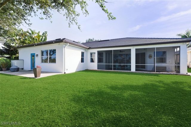 2257 Valencia Lakes CIR, Naples, FL 34120