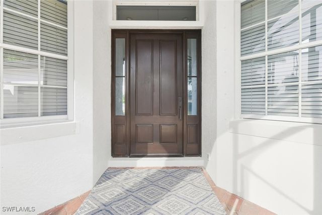 2257 Valencia Lakes CIR, Naples, FL 34120