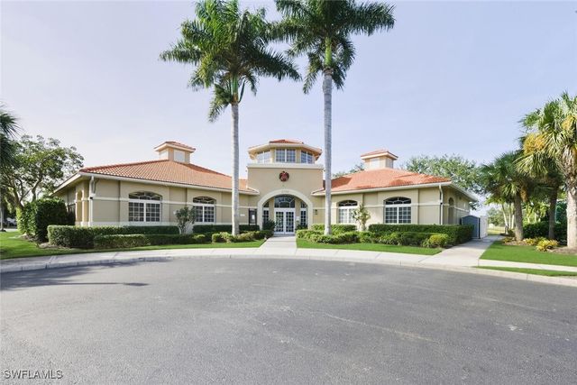 2257 Valencia Lakes CIR, Naples, FL 34120