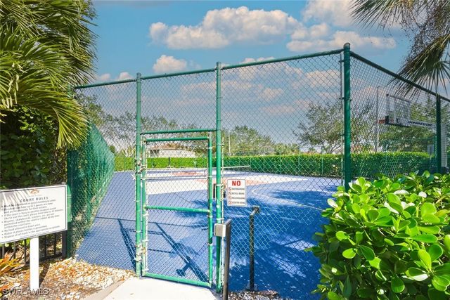 2257 Valencia Lakes CIR, Naples, FL 34120