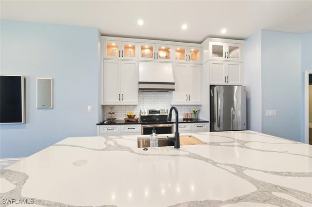 2257 Valencia Lakes CIR, Naples, FL 34120