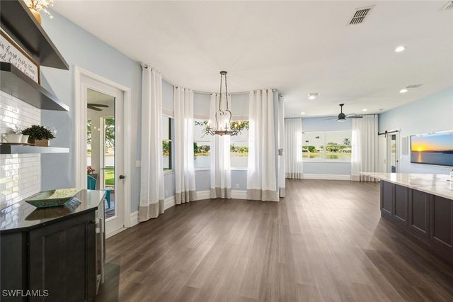 2257 Valencia Lakes CIR, Naples, FL 34120