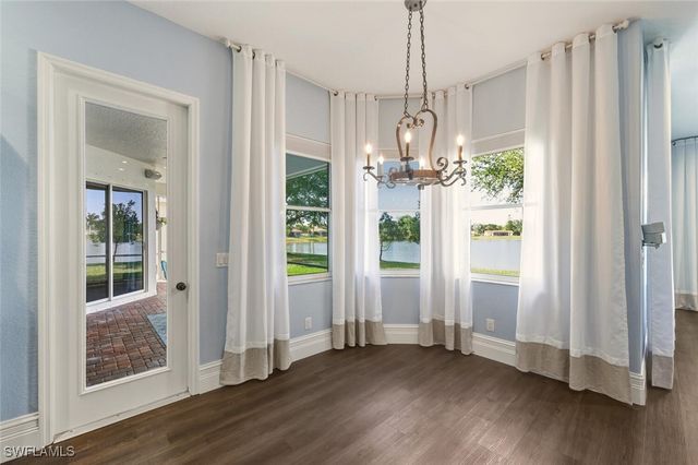 2257 Valencia Lakes CIR, Naples, FL 34120