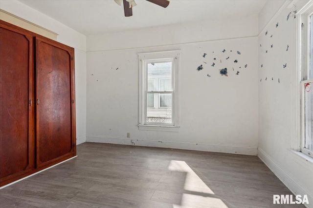 2205 S 11TH Street, Springfield, IL 62703