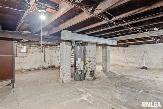 2205 S 11TH Street, Springfield, IL 62703