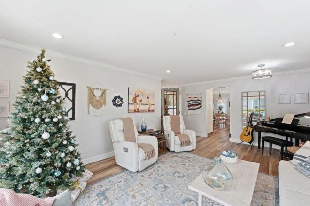 3747 Vista Campana South 35, Oceanside, CA 92057