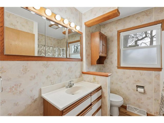 706 Summit Street, Osceola, WI 54020