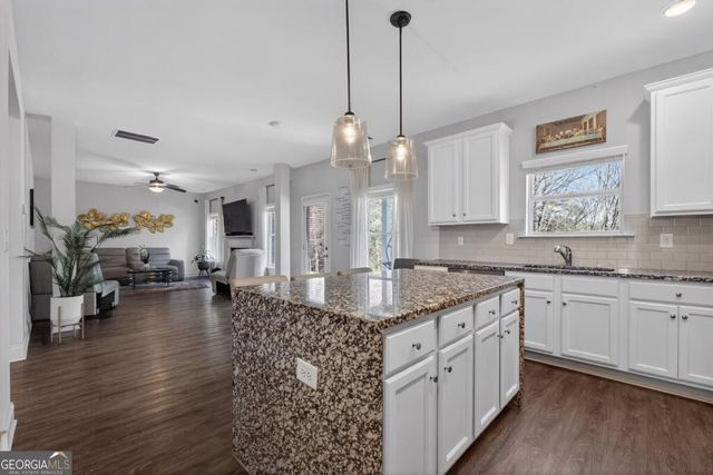 15 Dublin Way NW, Adairsville, GA 30103