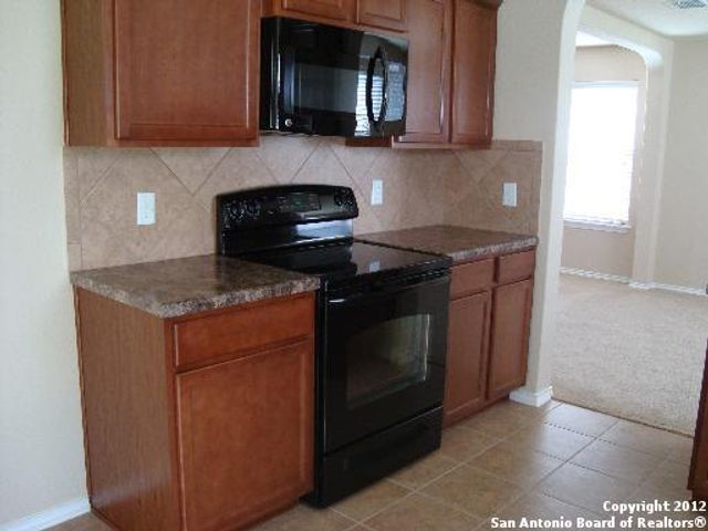 8542 Chickasaw Bluff, Converse, TX 78109